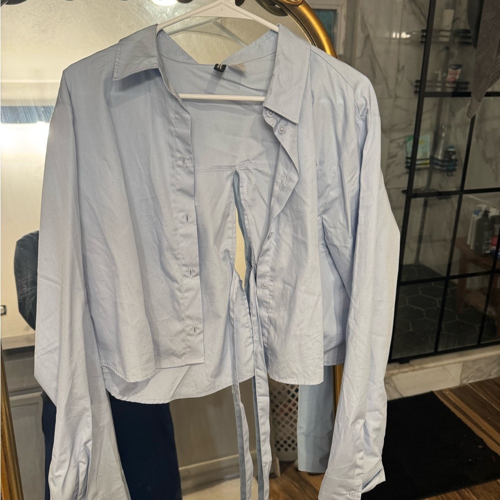 H&M Light Blue Button-Up Shirt